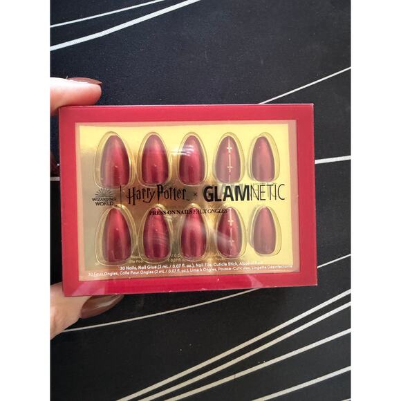 New Glamnetic x Harry Potter Collab Gryffindor Press on Nails - Picture 3 of 4